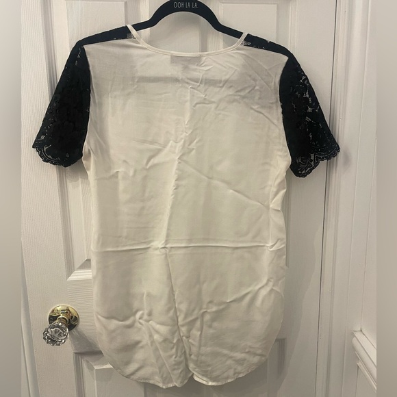 Karen Kane off white top with Black Lace - Picture 4 of 5